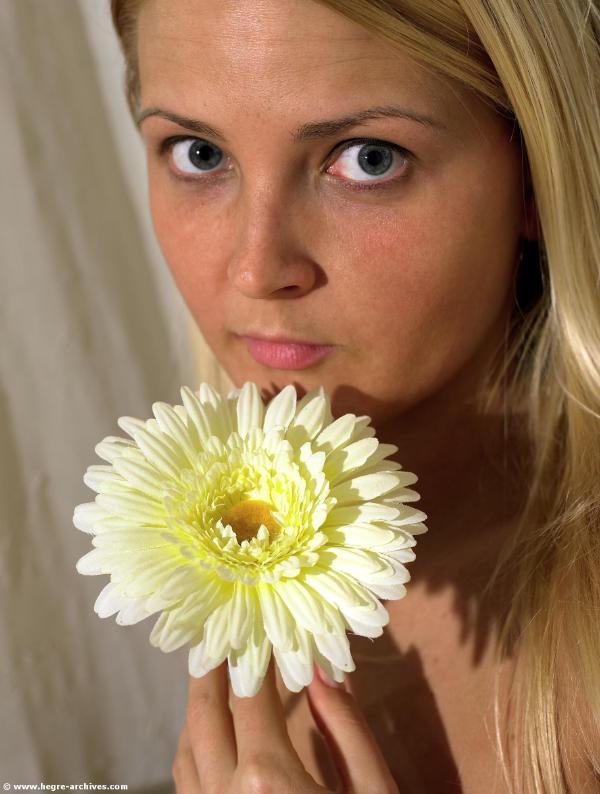 Kusha çiçekçi kız #1