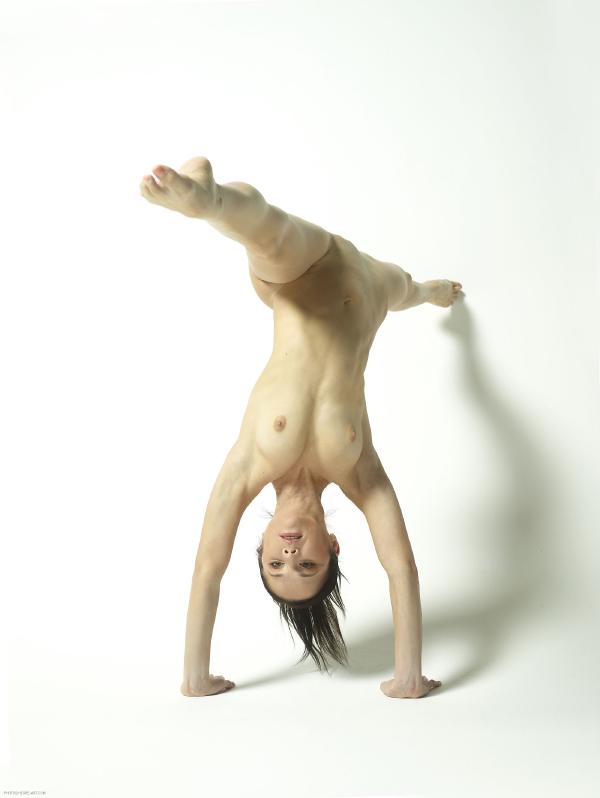 Magdalena erotisk akrobat #14