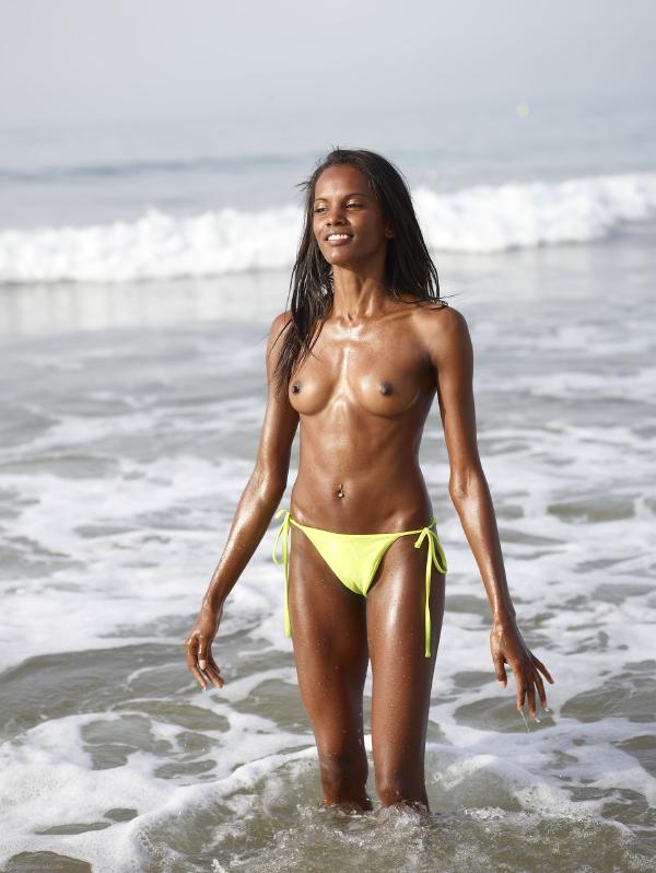 Valeri Bikini Strand Schönheit #54